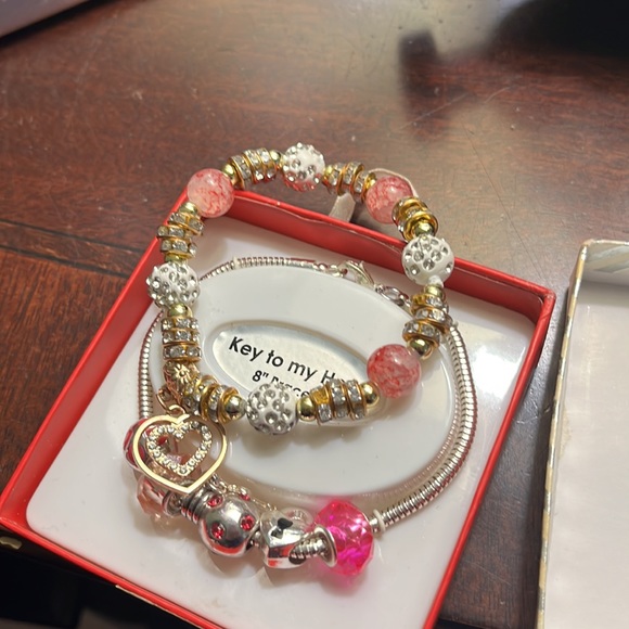 Aventura Jewelry 50 Shades of Pink Bracelet with 1 stretch bracelet - Picture 9 of 9